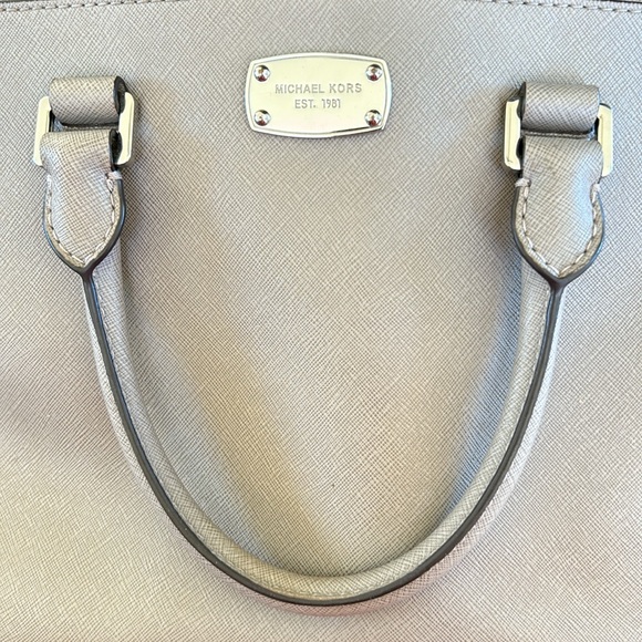 Michael Kors Purse- Needs TLC - Picture 2 of 16